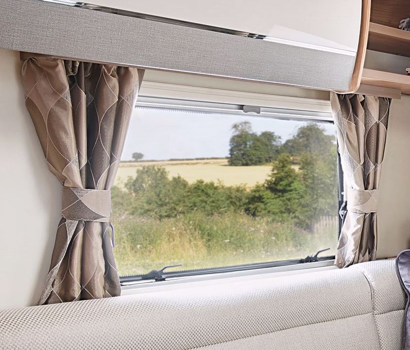 AH3 Curtain w/ Retainer 620mm Drop x 820mm Wide Farringdon Pair