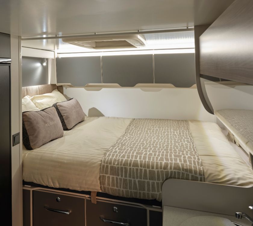 Read more about Bailey Alora 69-4S Bedding Set  product image