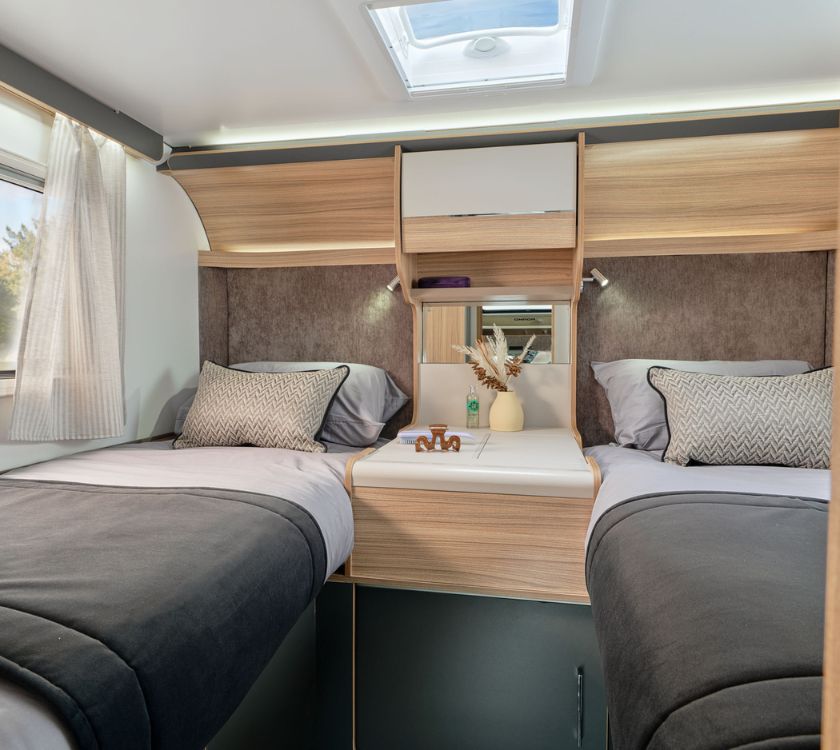 Bailey Adamo Series II - Full Bedding Set, Twin Bed - 75-4T