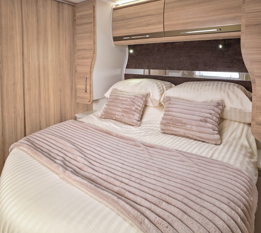 Bailey Alicanto Deluxe - Island Bedding Set - Blossom