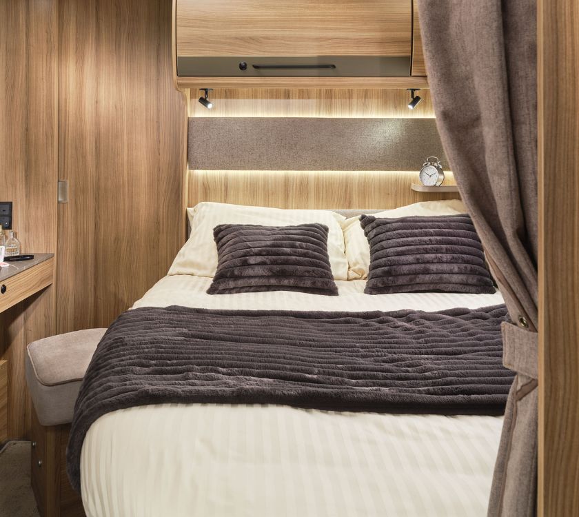 Bailey Autograph - French Bedding Set - Mulberry/Jasmine