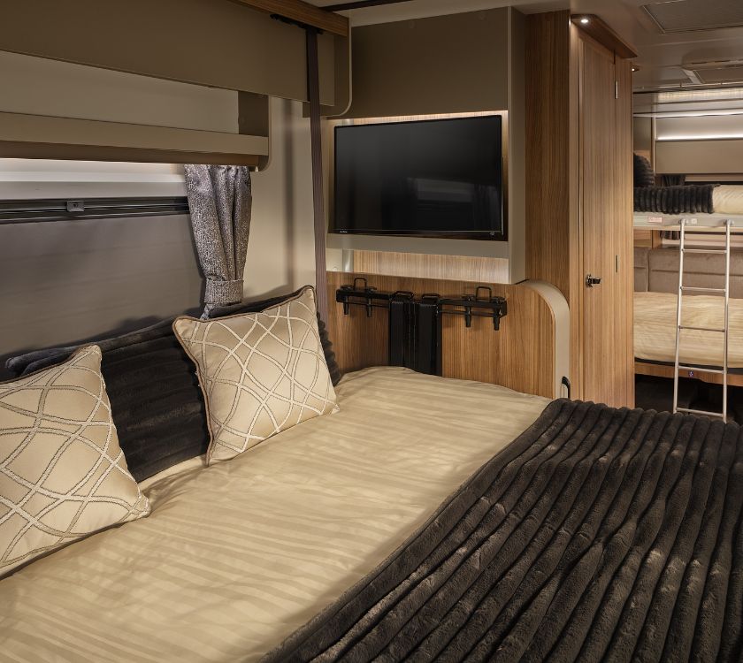 Bailey Autograph - 81-5 Drop Down Bedding Set - Mulberry/Jasmine