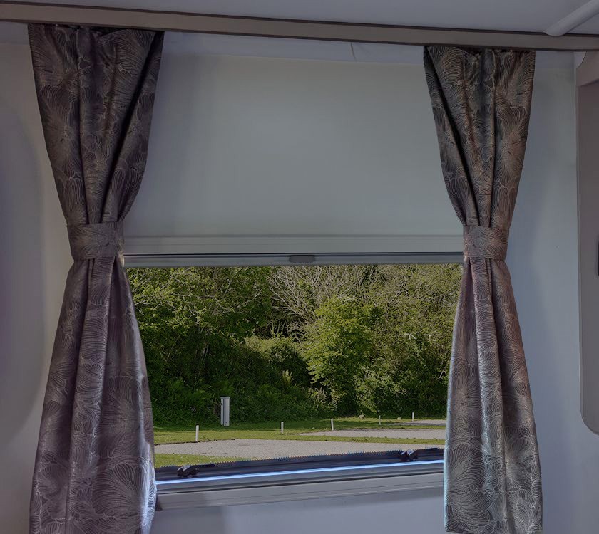 Read more about Bailey Alicanto Deluxe - Bedroom Curtain Set, Mulberry product image