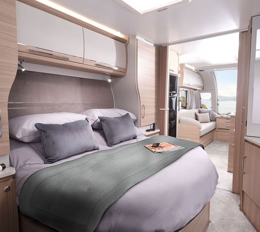 UN5 Bedding Set for Island Bed - Temple