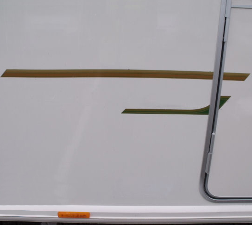 Retreat N/S Gold & Green Small Stripe Decal