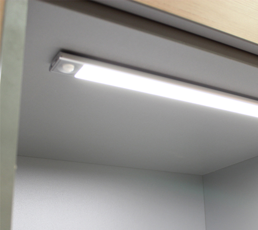 Slim Rechargeable Bar Light - 200mm 1W