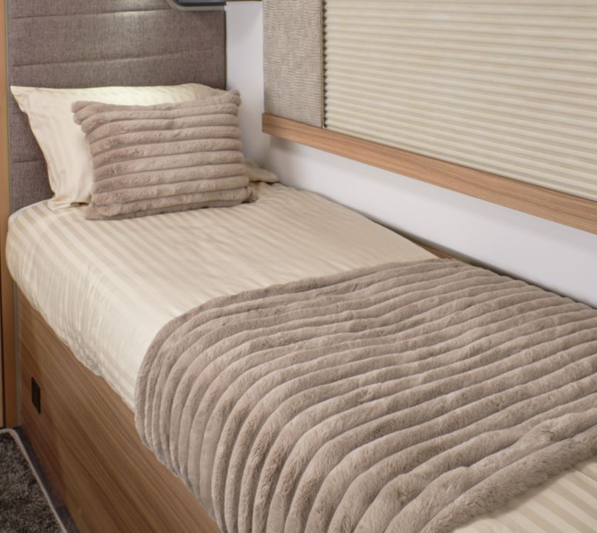 Bailey Pegasus Black Edition - Bunk Bed Bedding Set - Echo