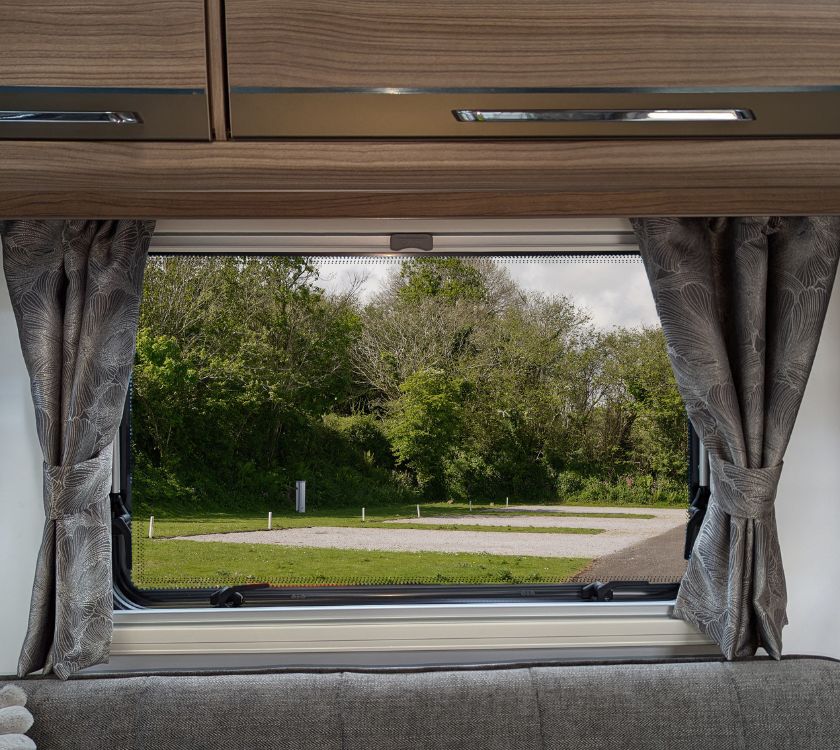 Read more about Bailey Unicorn Deluxe - Lounge Curtain Set, Jasmine product image